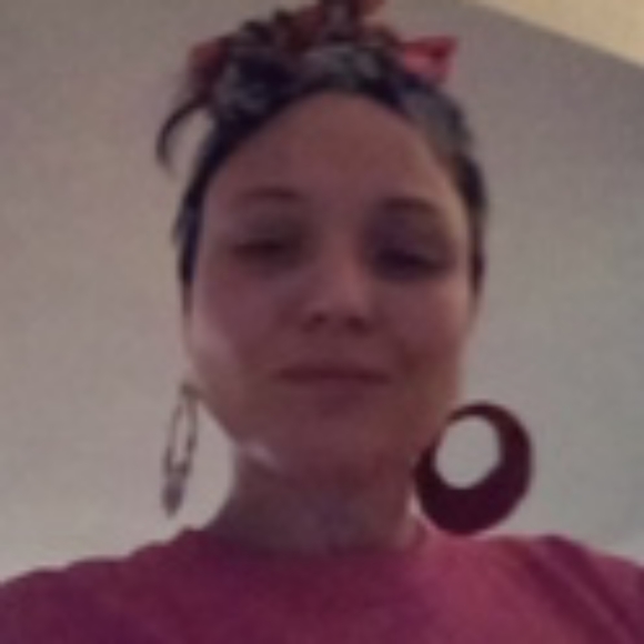 Red and black patterened earrings - Picture 3 of 4